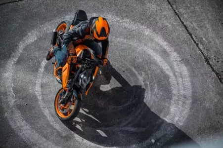 KTM 390 Duke 2024 Frontal
