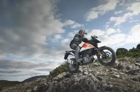 KTM 250 Adventure 2022 Acción