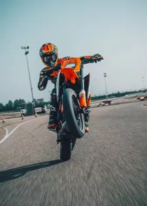 KTM 390 SMC R 2026 Perfil
